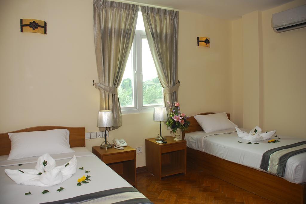 יאנגון Pleasure View Hotel מראה חיצוני תמונה