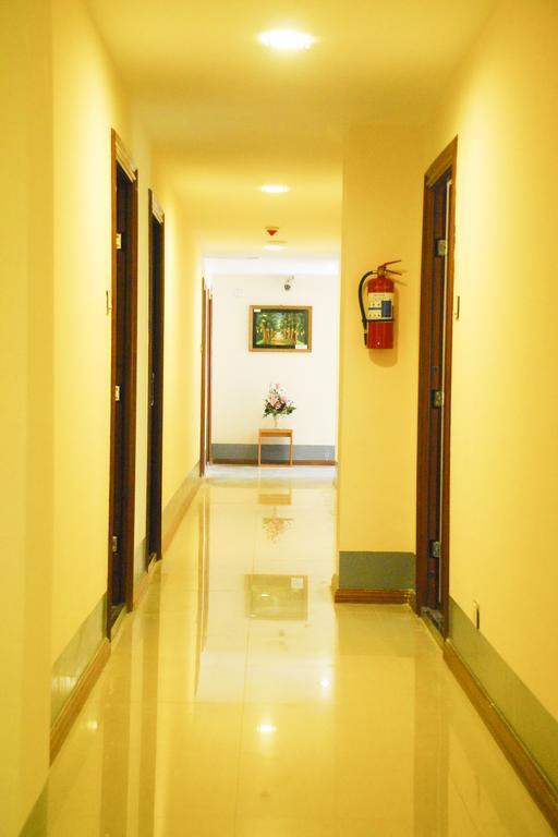 יאנגון Pleasure View Hotel מראה חיצוני תמונה