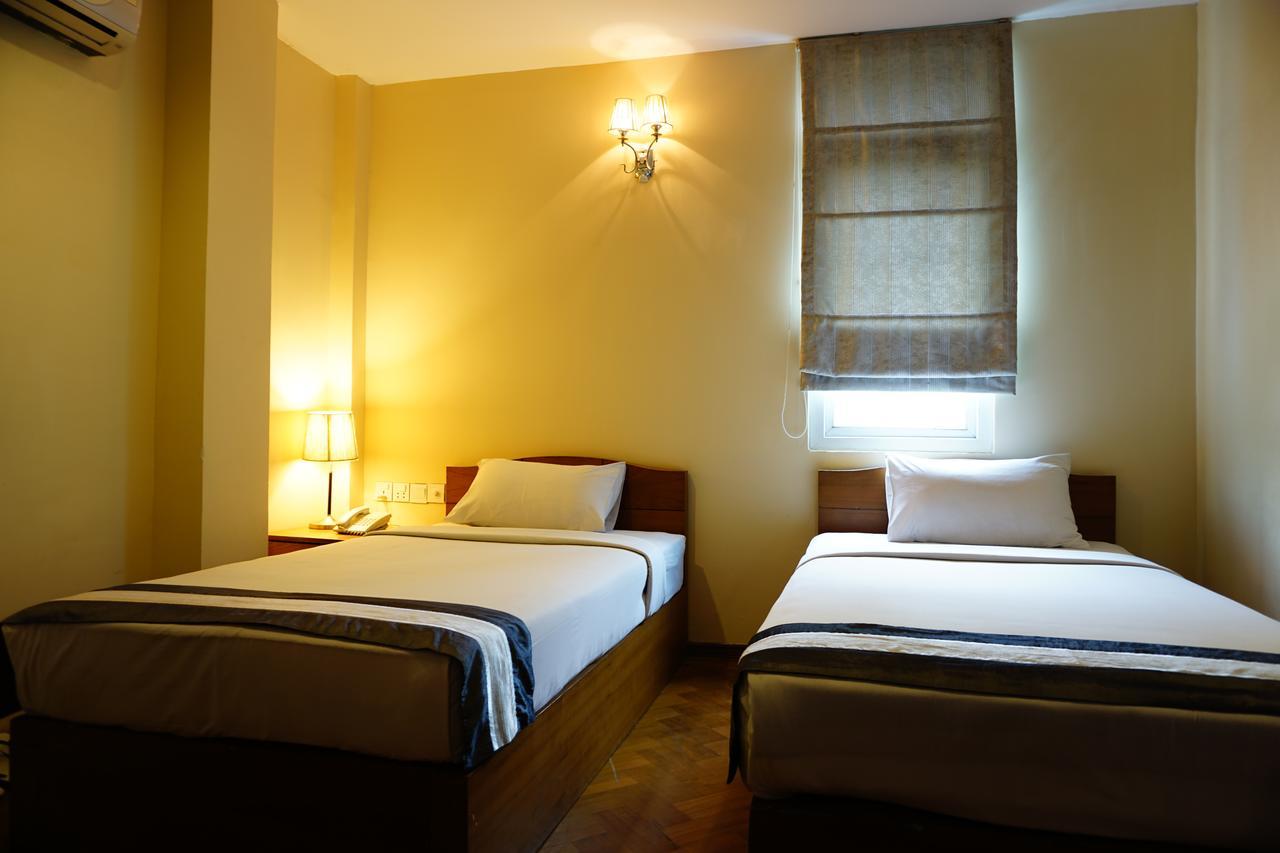 יאנגון Pleasure View Hotel מראה חיצוני תמונה