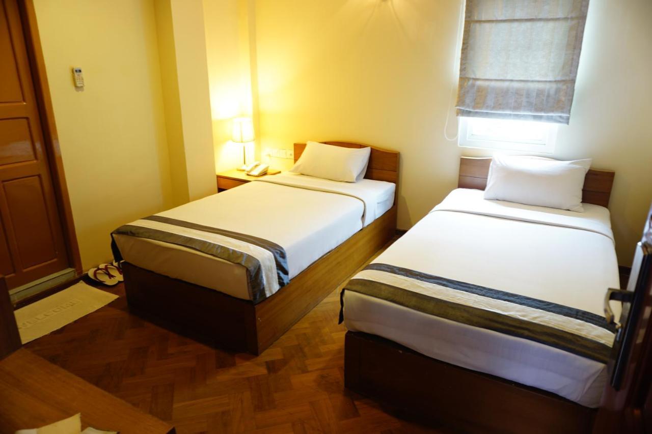 יאנגון Pleasure View Hotel מראה חיצוני תמונה